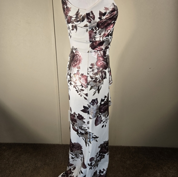 Spaghetti Strap Floral Dress - Picture 5 of 12